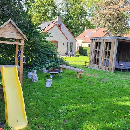 7 Person House With Garden, Firepit, Swimming Lake, Hammock, Child Friendly, In- And Outside Playground, Slide, And Great Coffee Ewijk Eksteriør bilde