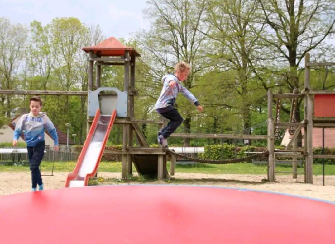 7 Person House With Garden, Firepit, Swimming Lake, Hammock, Child Friendly, In- And Outside Playground, Slide, And Great Coffee Ewijk Eksteriør bilde