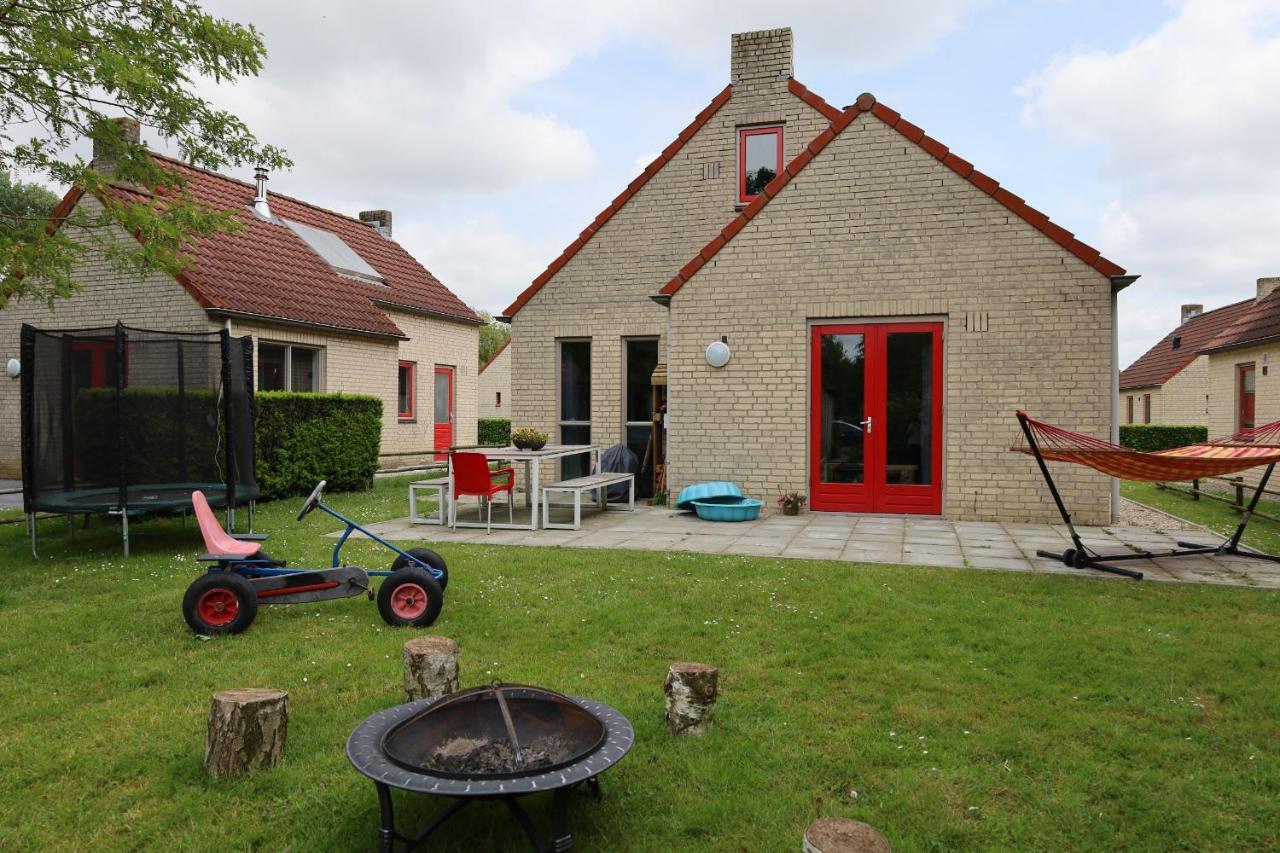 7 Person House With Garden, Firepit, Swimming Lake, Hammock, Child Friendly, In- And Outside Playground, Slide, And Great Coffee Ewijk Eksteriør bilde