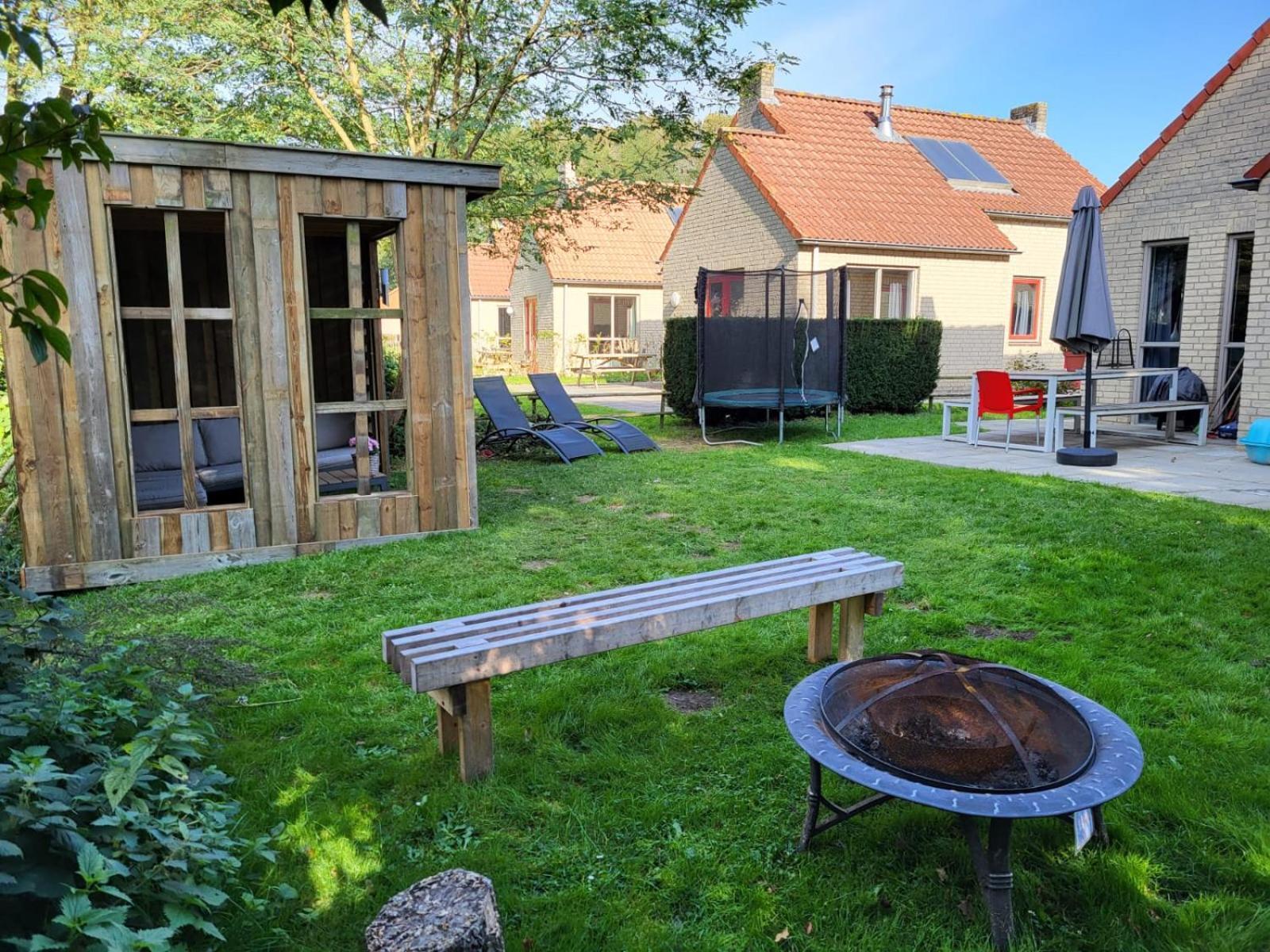 7 Person House With Garden, Firepit, Swimming Lake, Hammock, Child Friendly, In- And Outside Playground, Slide, And Great Coffee Ewijk Eksteriør bilde