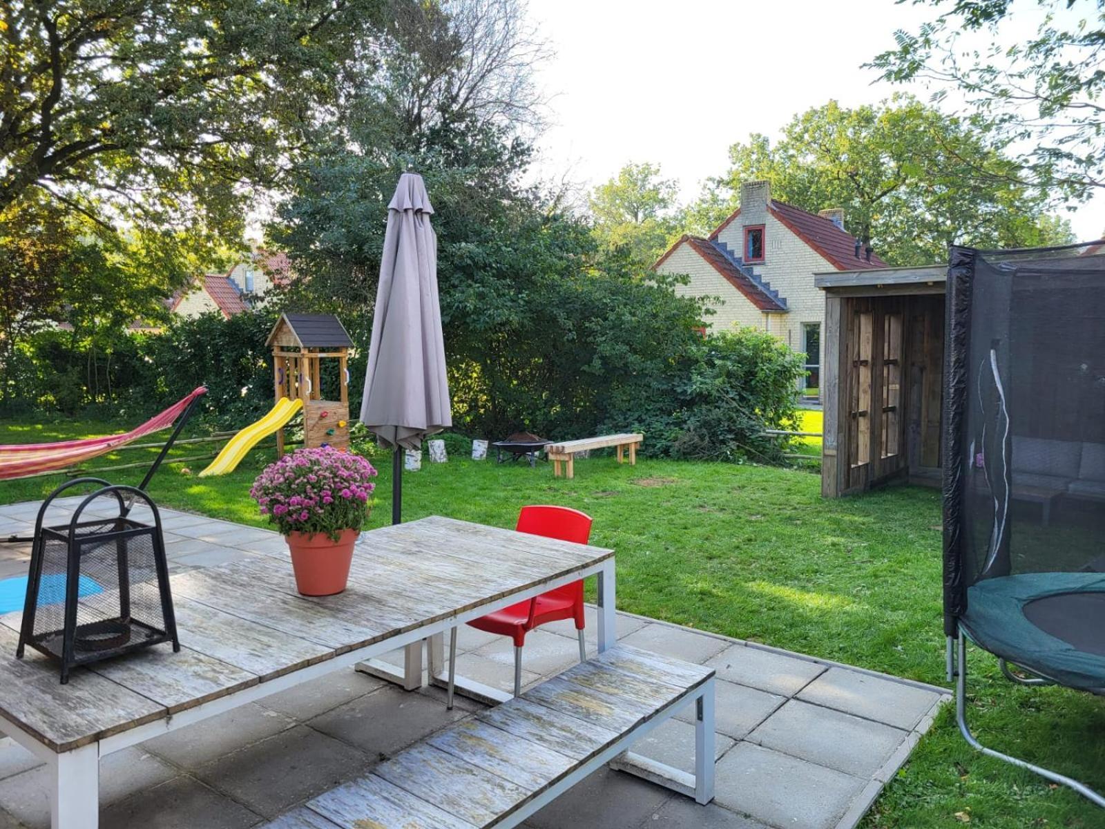 7 Person House With Garden, Firepit, Swimming Lake, Hammock, Child Friendly, In- And Outside Playground, Slide, And Great Coffee Ewijk Eksteriør bilde